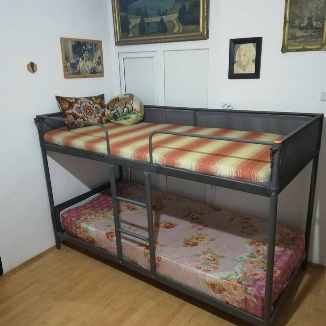 Leyla Hostel Braşov Esterno foto