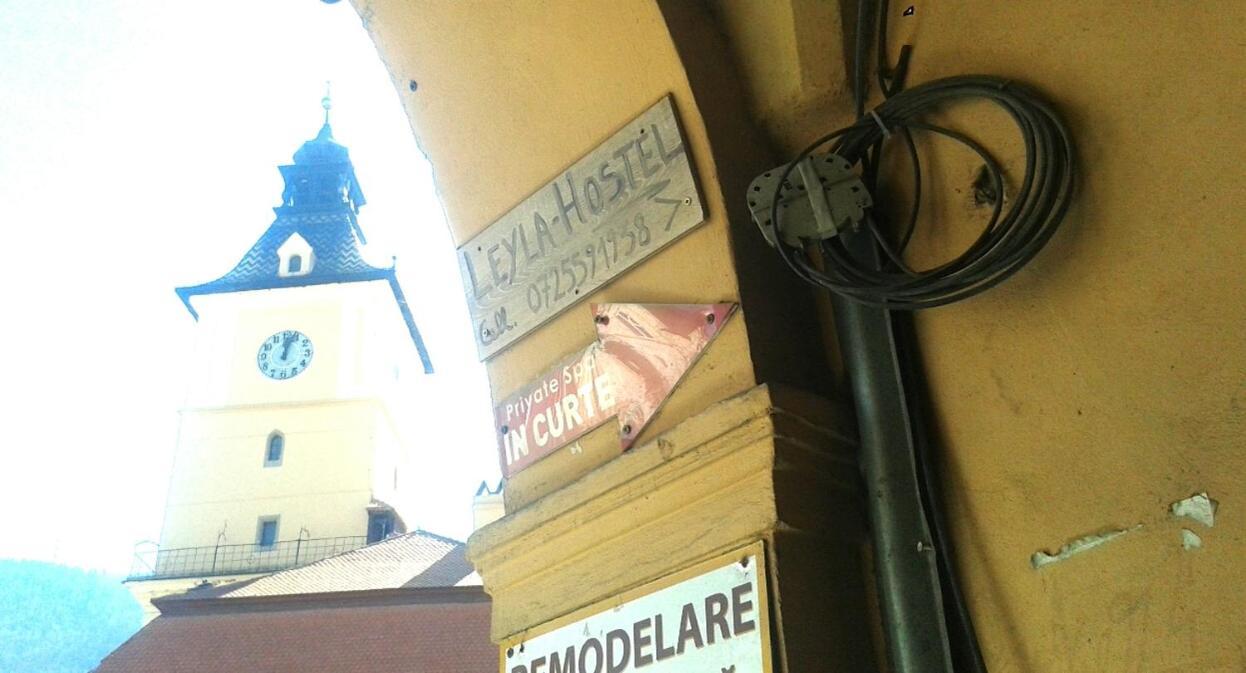Leyla Hostel Braşov Esterno foto