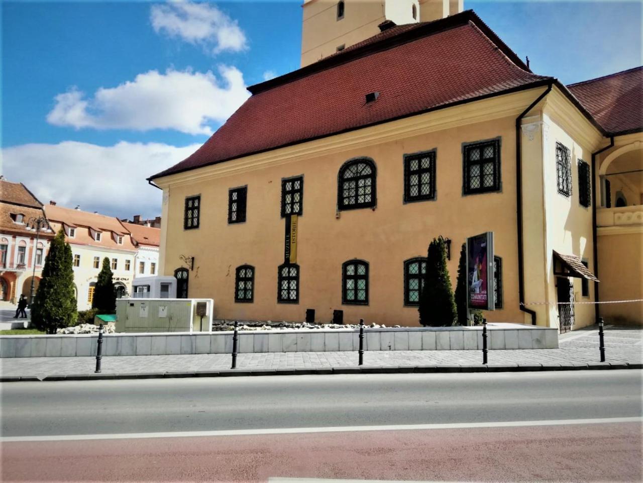 Leyla Hostel Braşov Esterno foto