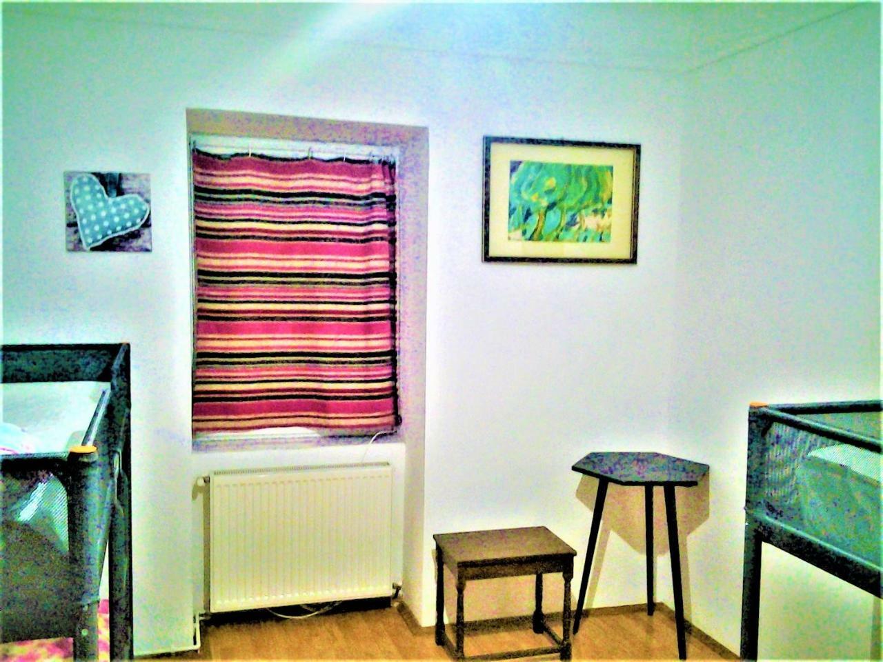 Leyla Hostel Braşov Esterno foto